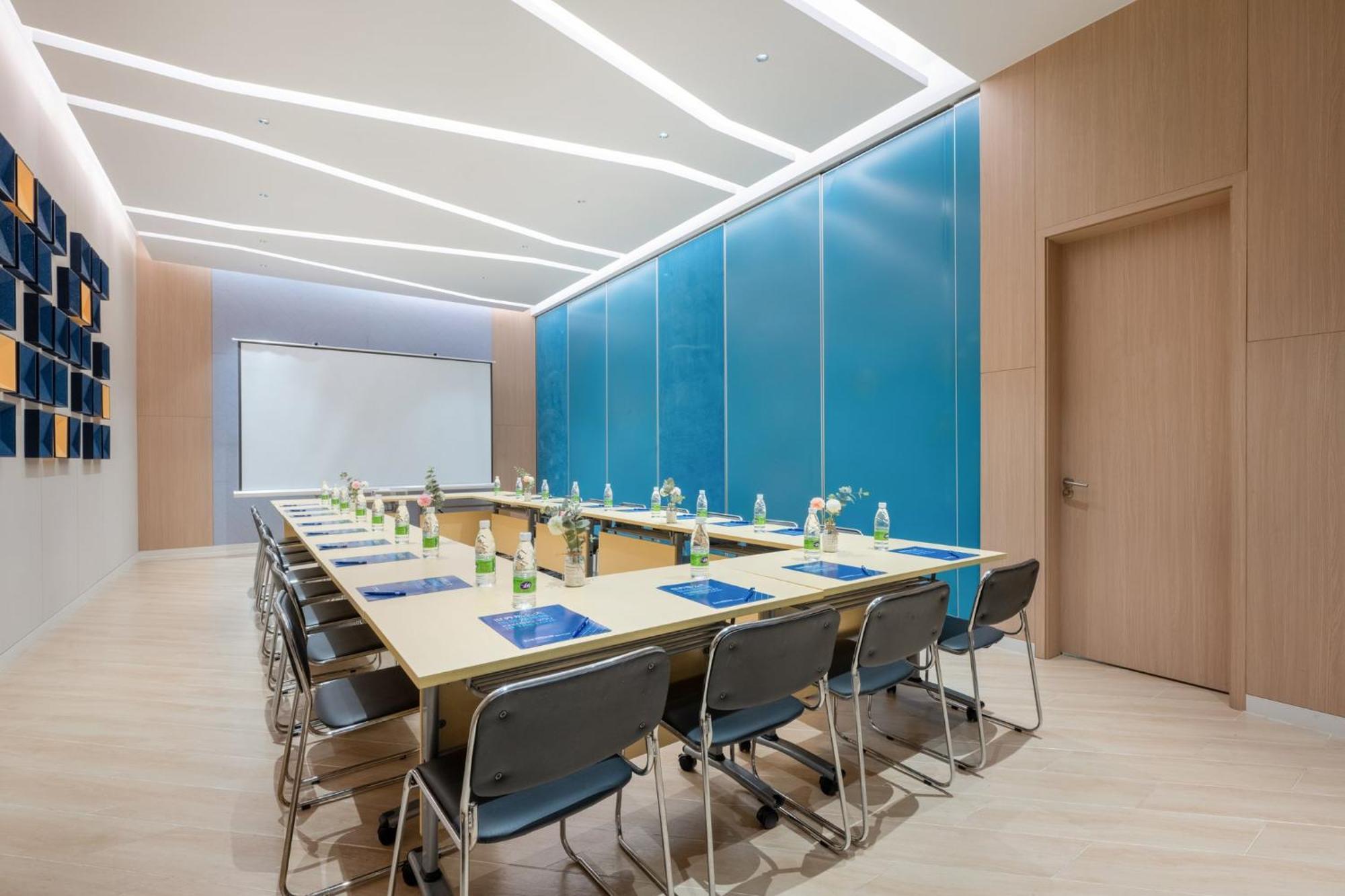 Holiday Inn Express Jiangmen Jianghai By Ihg Exterior foto
